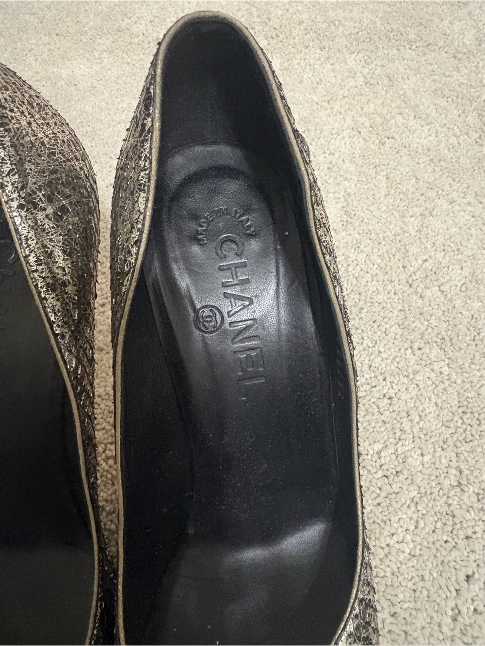CHANEL Metallic Gold Open-Toe Pumps python. - Picture 4 of 4
